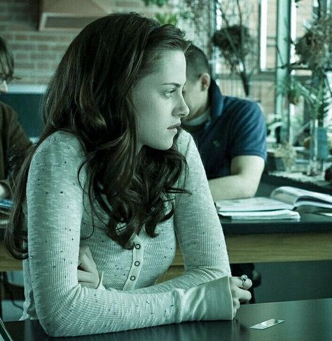 Bella Swan Aesthetic, Twilight Outfits, Bella Cullen, Twilight Photos, Twilight Film, Alice Cullen, Twilight Pictures, Print Outs, Twilight Movie