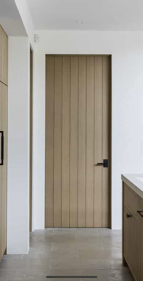 Scandinavian Doors, Plank Door, Modern Interior Door, Oak Interior Doors, Doors Diy, Frameless Door, Doors Interior Modern, Timber Door, Indoor Doors