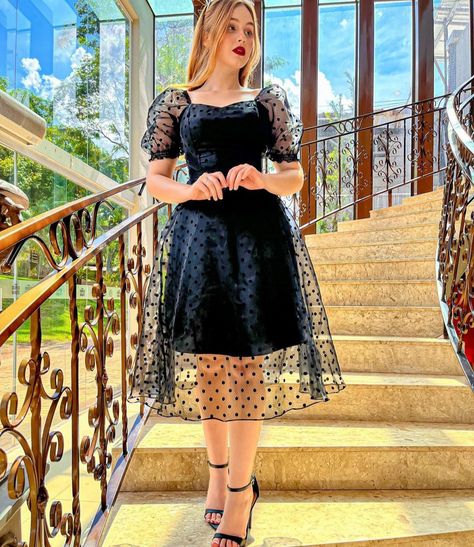 Party Frocks For Teenage Girl, Black Frocks For Women Party, Party Frocks For Women, Frocks For Women Party, Teenage Dress, Cute Cheap Outfits, Girls Short Dresses, Long Gown Design, Simple Frocks