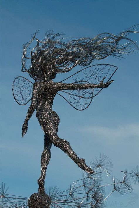 Wire Sculptures of Fairies by Robin Wight - Art - Design - Creative - Blog Dramatic Poses, Robin Wight, Fantasy Wire, Wire Sculptures, Wire Art Sculpture, Yard Sculptures, Fairy Statues, Fairies Dancing, Robin Wright