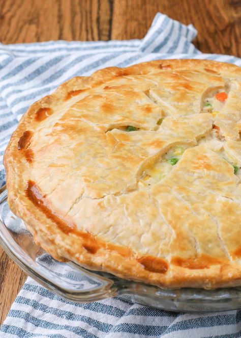 Leftover Turkey Pot Pie Turkey Pot Pie Casserole, Low Carb Chicken Pot Pie, Leftover Turkey Pot Pie, Turkey Pot Pie Easy, Classic Chicken Pot Pie, Pot Pie Recipe Easy, Turkey Pot Pie Recipe, Dinner Pies, Turkey Pie