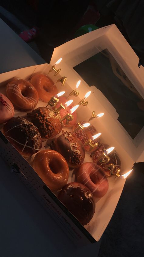 #krispykremedonut #birthdaycakeideas #birthday Krispy Kreme Cake, Krispy Kreme Birthday, Party Food Bars, 20th Bday, Krispy Kreme Donuts, Photography Birthday, Food Bars, Birthday Donuts, Ideas Cumpleaños