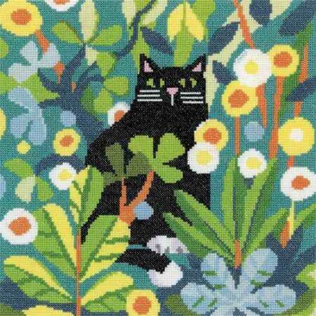 Floss Crafts, Tapestry Cross Stitch, Embroidery Floss Crafts, Black Cat Cross Stitch, Star Tapestry, Tapestry Ideas, Basketweave Stitch, Modern Tapestries, Wool Tapestry