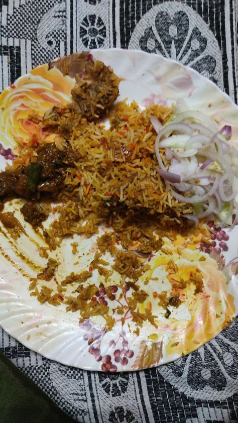 Home Food Snap, Dinner Snap, Afghan Food Recipes, Food Snap, Eating Food Funny, Food Pic, Indian Rice, Fruit Picture, Vegetarian Fast Food