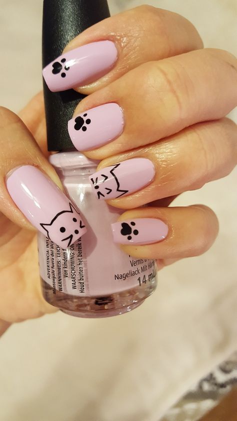 Cat Paw Print Nail Designs, Cats Nail Art, Simple Cat Nail Art, Kitty Cat Nails Design, Cat Paws Nail Art, Cat Paw Print Nails, Simple Cat Nail Designs, Easy Cat Nail Art, Cat Nail Art Designs Kitty