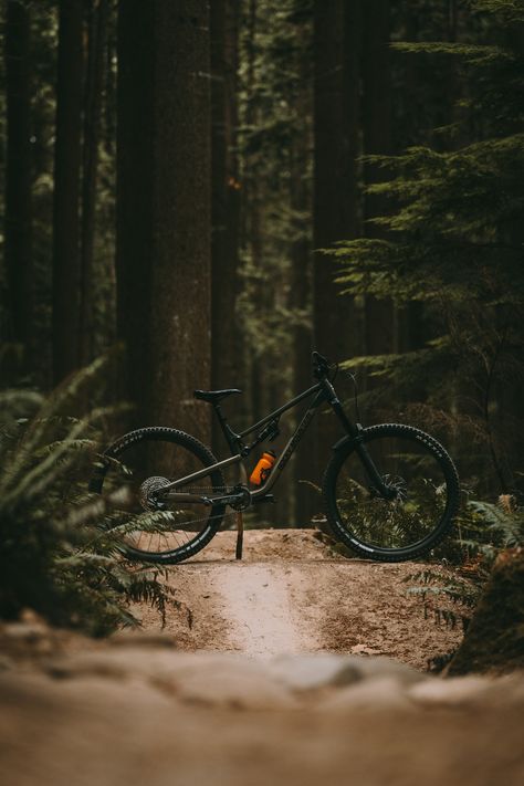 Moments of Wild Photography Vancouver BC Cycling Wallpaper Aesthetic, Mtb Photography Ideas, Bike Product Photography, Mtb Aesthetic, Mountain Biking Aesthetic, Mountain Bike Aesthetic, Aesthetic Cycling, Mtb Photography, Mountain Bike Photography