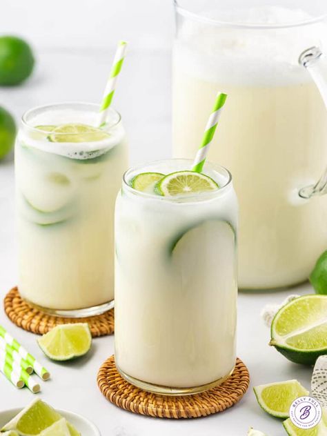 Brazilian Lemonade, Limeade Recipe, Frosted Lemonade, Lime Drinks, Lemonade Cocktail, Lemonade Recipes, Lime Zest, Drink Milk, Fresh Lime