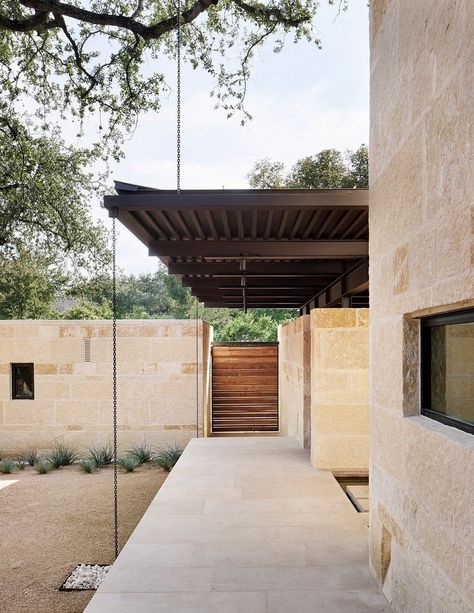 Olmos Park Residence in San Antonio by Lake/Flato Architects San Antonio Texas Photography, Brown Architecture, Barrel Vault Ceiling, Lake Flato, Garden Backdrops, Texas Photography, Wood Gate, Internal Courtyard, Casa Exterior