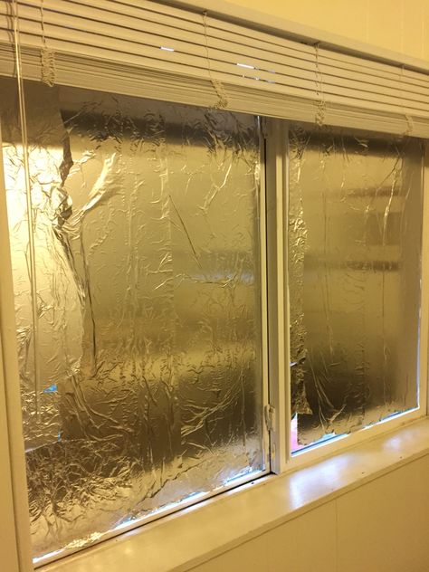 Night shift travel nurse life hack: spray water on windows and place tinfoil over for diy easy, temporary and damage free black out coverage!! Survivor Theme, Window Options, Moving Hacks, Window Blocks, Light Blocking Curtains, Adaptive Equipment, Travel Nurse, Heat Waves, Home Insulation