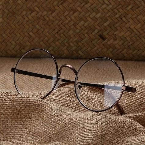 Circle Glasses Men, Circle Frame Glasses, Circular Glasses, Glasses Inspo, Circle Glasses, Mens Glasses Fashion, Nerd Glasses, Round Glasses Frames, Fashion Eye Glasses