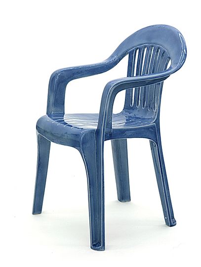 Monoblock Chair, Collage Furniture, Sculpture Workshop, Injection Moulding Process, Couture 2024, Ceramic Stool, Ceramic Furniture, Iconic Furniture, Plastic Furniture