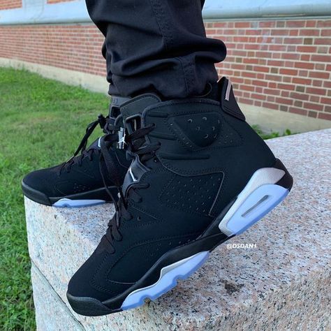 Jordan 6 Black Metallic Silver Outfit, Jordan 6 Metallic Silver, Jordan 6 Chrome, Footwear Aesthetic, 2024 Sneakers, Jordan 6 Black, Black Shoes Outfit, Pretty Sneakers, 19 November