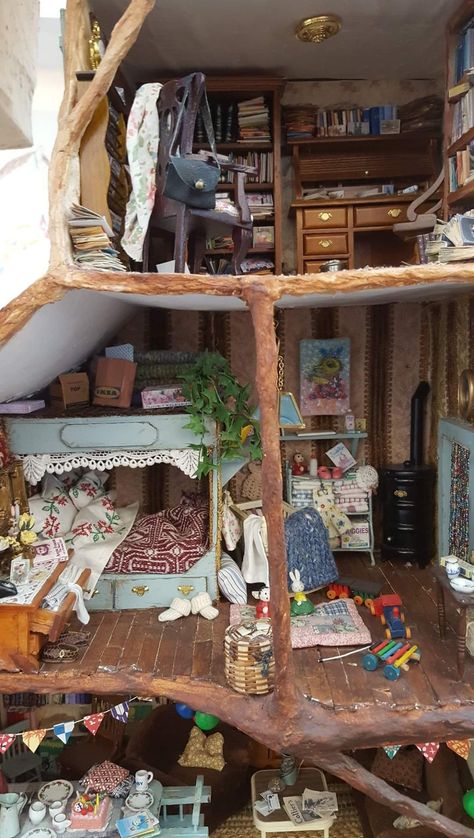 Mouse Mansion, Mini Doll House, Doll House Crafts, Miniature Rooms, Cute House, Miniature Houses, Miniature Crafts, Mini Things, Miniature House