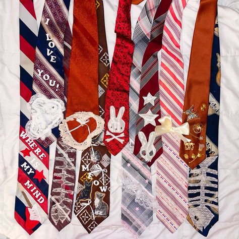 z☆ey on X: "ties!! tomorrow 8pm est ☆ https://t.co/iD1EWiL1hI" / X Ties Aesthetic, Upcycled Neckties, Love Yourself Text, Tie Outfit, Tie Ideas, Beaded Tie, Cat Applique, 3 Number, Diy Tie