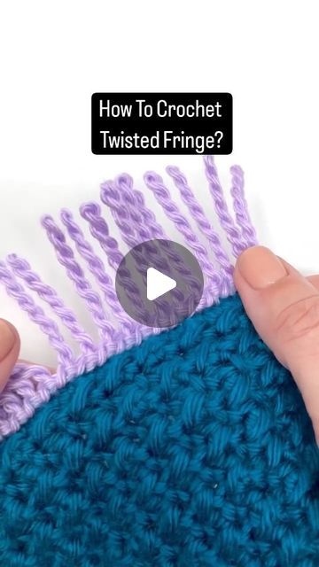 Couture, Crochet Twisted Fringe, Fringe Tutorial, Crochet Border Patterns, Crochet Hack, Crochet Stitches Diagram, Crochet Twist, Knitting Machine Projects, Knitting Machine Patterns