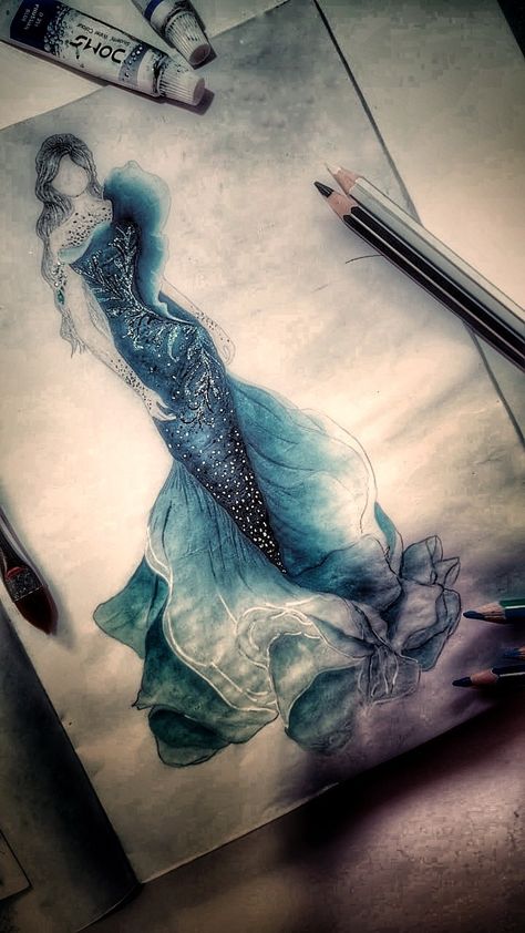 Night ocean inspired gown idea Water Inspired Dress Haute Couture, Mermaid Gown Drawing, Aquatic Inspired Fashion, Under The Sea Gown, Water Like Dress, Sea Theme Dress Illustration, Dresses Inspired By Water, Water Inspired Fashion Illustration, Sea Dress Fashion