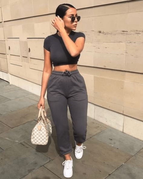 Minimal Stil, Birkenstock Outfit, Work From Home Outfit, Sweatpants Outfit, Lazy Outfits, Chill Outfits, Cute Comfy Outfits, Brunch Outfit, Sporty Outfits