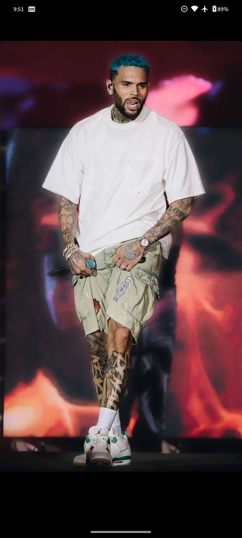 Chris Brown Outfits Swag, Brown Converse Outfit, Brown Shorts Outfit, Chris Brown Outfits, Chris Brown Style, Chris Brown X, Brown Converse, Brown Outfits, Chris Brown Pictures