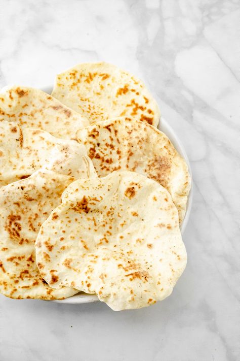 Easy 3-ingredient yogurt flatbread combines flour, baking powder and greek yogurt to make the perfect chewy airy bite any day of the week! - TheBeaderChef.com #noyeast #flatbread #easyrecipe #weeknightrecipe #freezerfriendly via @thebeaderchef Greek Yogurt Flatbread, Yogurt Flatbread Recipe, Yoghurt Flatbread, Yogurt Flatbread, Yogurt Bread, Easy Flatbread, Brunch Desserts, Lemon Yogurt, Bread Snacks