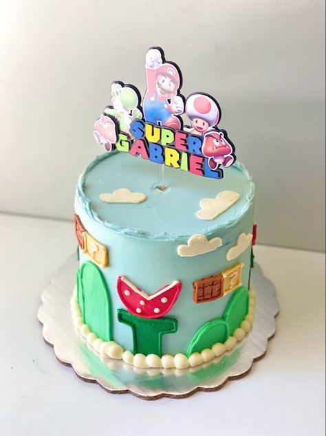 Super Mario Bros Cake Buttercream, Mario Cake Buttercream, Mario Theme Cake, Bowser Birthday, Mario Kart Cake, Train Birthday Party Decorations, Felix Birthday, Mario Birthday Cake, Mario Bros Cake