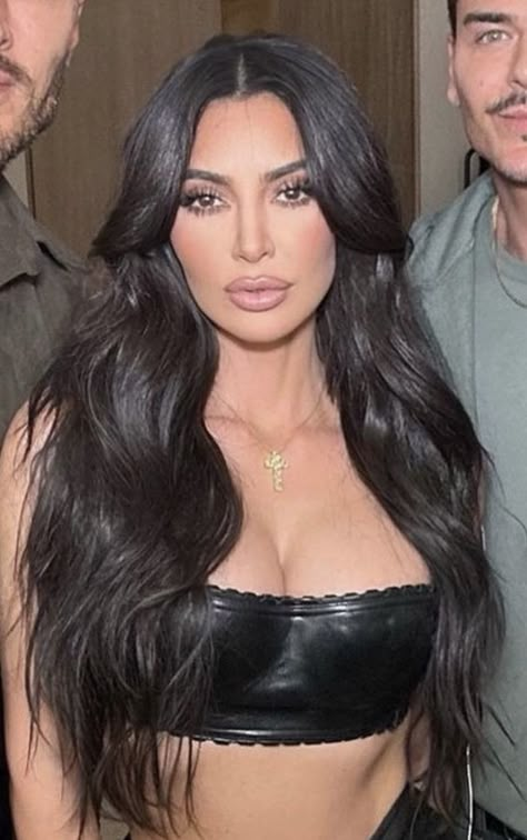 Kim Kardashian Beach Waves, Kim Kardashian Hair Extensions, Kim K Beach Waves, Kim K Wet Hair Look, Kim K Bangs, Kim K Black Hair, Kim K Hairstyles, Kim Hairstyles, Kim Kardashian Family