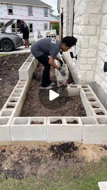 Kayla Simone | DIY Home + Lifestyle on Instagram: "me: indoorsy af. also me: lemme just try something real quick 😅  comment YOUTUBE for the full tutorial & product list!" Landscape Design Small Garden, Diy Garden Landscaping Ideas, Weekend Yard Projects Diy, Landscape Diy On A Budget, Easy Maintenance Garden Ideas, Flowerbeds Ideas Easy, Diy Outdoor Flower Pots, Simple Landscaping Front Yard Budget Diy Ideas, Diy Small Yard Ideas On A Budget