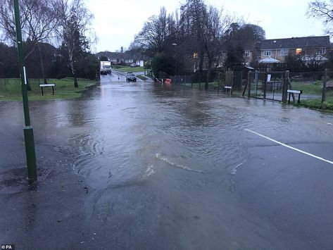 UK weather: Motorway floods as southern England is drenched by two inches of rain | Daily Mail Online Wimbledon House, London Overground, River Severn, Christmas Getaways, Southern England, Flood Warning, Travel England, Great Western Railway, Uk Weather