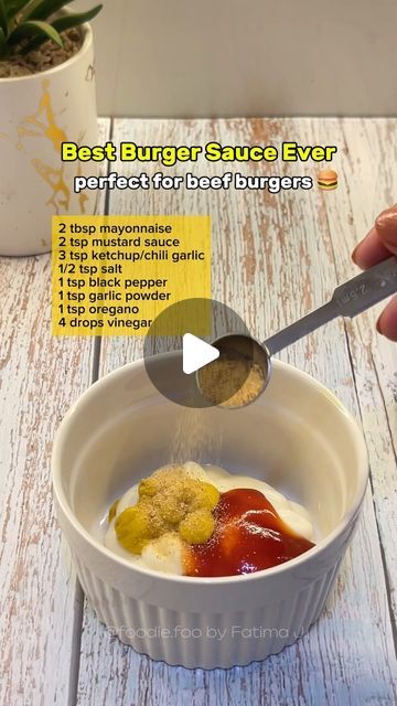 Fatima J. Omar (Foo) 🙋🏻‍♀️ on Instagram: "Best ever burger sauce 🍔 This is perfect for beef burgers at home. Easy to make.👌 

Recipe
2 tbsp mayonnaise
2 tsp mustard sauce
3 tsp ketchup/chili garlic
1/2 tsp salt
1 tsp black pepper
1 tsp garlic powder
1 tsp oregano
4 drops vinegar

Enjoy it by adding in homemade burgers and sandwiches for your friends and family. 🍔

#foodreels #recipe #burger #sauce #sandwich #beefburger #explore #foryou" Different Burger Ideas, Home Made Burgers Recipe, Good Burger Sauce Recipe, Sauce For Burgers, Best Burger Sauce, Sauce For Eggs, Burgers At Home, Burger Homemade, Homemade Burger Recipe