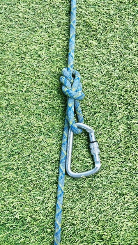 Mountain Ladka | Directional figure 8 knot [ follow :- @adventure_ladka ] #knot #tyingtheknot #rope #instareels #like4likes #explore #viral #video #trending… | Instagram Clove Hitch Knot Tutorial, Rope Ladder Knot, Rope Knots For Lifting, Knot Tying Tutorial, Figure 8 Knot, Tautline Hitch Knot, 8 Knot, Clove Hitch Knot, Bowline Knot