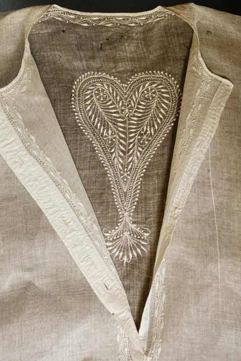 White On White Embroidery, Indian Embroidery Designs, Phulkari Embroidery, Chikankari Embroidery, Embroidery Fashion Detail, Zardozi Embroidery, White On White, French Knot, Indian Embroidery