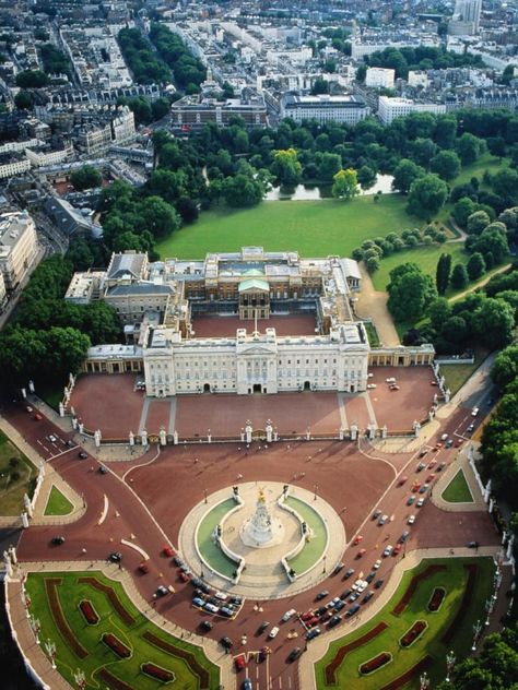 London Moodboard, Palace Exterior, Royal Horse Guards, 2025 Summer, Royal Horse, Rule Britannia, Palace London, London Dreams, Royal Palaces