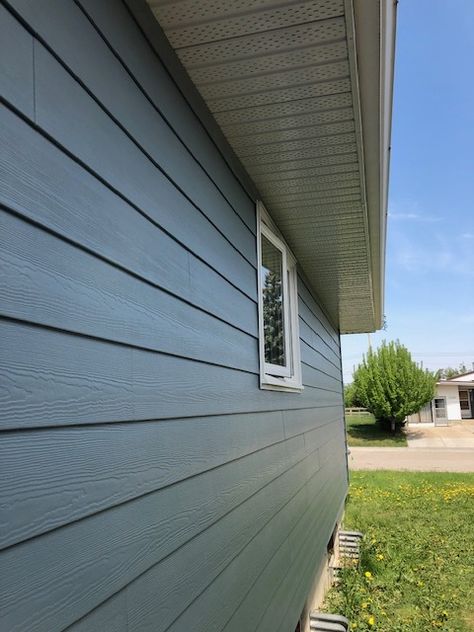 Hardy Board Siding Horizontal, Painting Hardie Board Siding, Cement Board Siding Exterior, Fiber Cement Siding Exterior, Cement Siding Exterior, Breezeway Garage, Fiber Cement Siding Installation, Cement Board Siding, Horizontal Siding