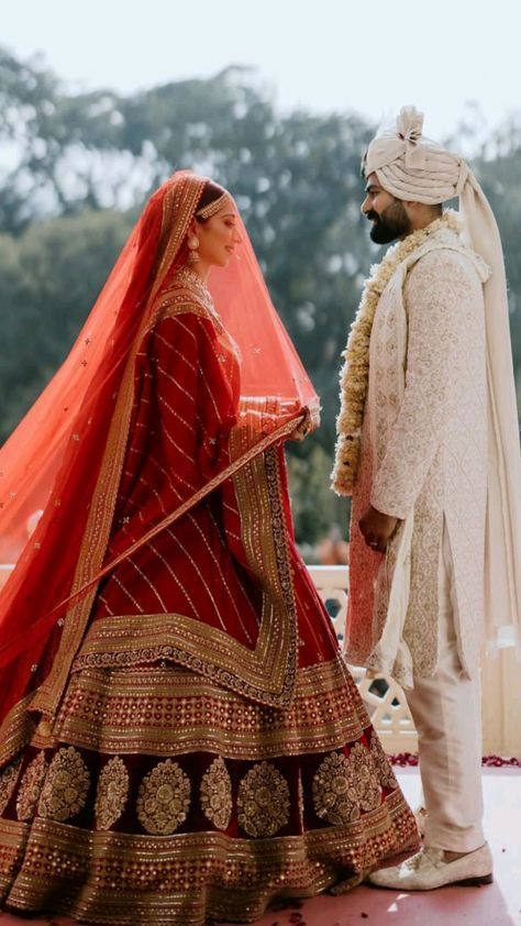 Indian Wedding Pictures, Bride Groom Photoshoot, Bride Groom Poses, Indian Bride Poses, Indian Bride Photography Poses, Indian Wedding Poses, Bride Photos Poses, Groom Photoshoot, Indian Wedding Photography Couples