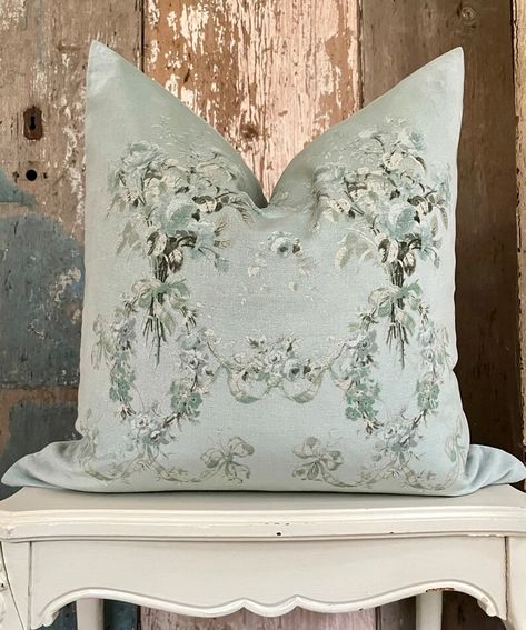 Seafoam Velvet Floral Pillow Cover Shabby French Country - Etsy Australia French Country Throw Pillows, Royal Chambers, French Shabby Chic Decor, French Cottage Living Room, French Country Color Palette, Trendy Pillows, Mint Green Decor, Provincial Bedroom, French Country Pillows