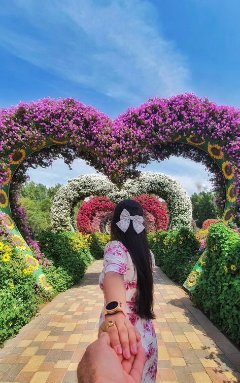 #instagramphoto #flowers #miraclegarden #dubai Nature Vacation Outfit, Miracle Garden Dubai Couple Photography, Photo Poses In Dubai, Dubai Trip Outfit Ideas For Women, Outfit For Dubai Vacation Women, Dubai Photography Ideas For Couple, Dubai Poses For Women, Miracle Garden Dubai Photography, Dubai Photoshoot Ideas