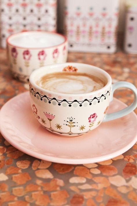 Cup With Flowers, Pottery Painting Designs, Ceramics Pottery Art, Painted Table, Cath Kidston, Pretty Pastel, Milk Jug, Pottery Painting, Tea Cup Saucer