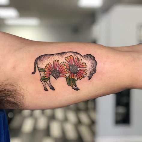 Buffalo Indian blanket flower Tiny Buffalo Tattoo, Small Buffalo Tattoo, Feminine Buffalo Tattoo, Buffalo Tattoo Ideas Feminine, Pct Tattoo, Western Buffalo Tattoo, Bison Tattoo Ideas For Women, South Dakota Tattoo Ideas, Blanket Flower Tattoo