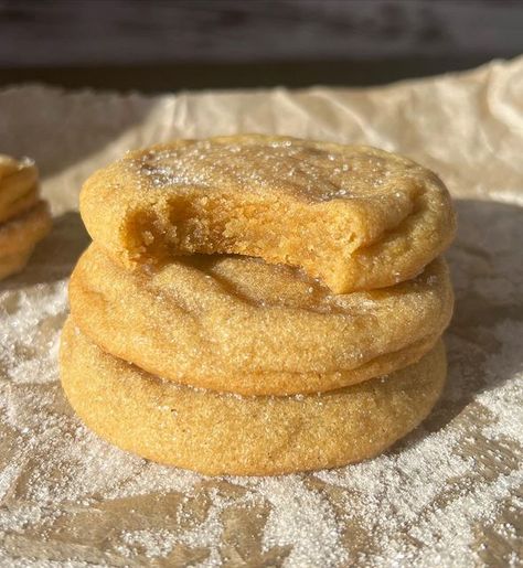 typefoodie | type one hanna on Instagram: "I did a LOT of baking this weekend, including working on this brown butter sugar cookie recipe 🥲 Follow @typefoodie so you don’t miss when I publish this recipe! Or subscribe at the link in my bio ✨ #typefoodie #foodie #typeone #type1 #typeonediabetes #type1diabetes #recipe #recipes #typeonestrong #beyondtypeone #t1d #typeonelookslikeme #type1lookslikeme #insulindependent #typeonederful #brownbutter #sugarcookies #cookierecipe #recipecomingsoon" Vegan Browned Butter, Gooey Cookies Recipes, Desserts With Brown Butter, Natural Baking Recipes, Baked Good Gift Ideas, Cookie Recipes Brown Butter, Brown Sugar Sugar Cookies, Brown Butter Recipes Baking, Brown Butter Brown Sugar Cookies