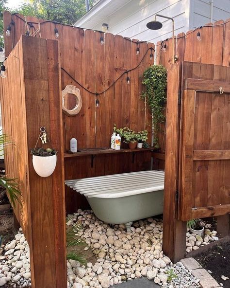 Outdoor Bath Tub Ideas, Backyard Tub, Outdoor Bathtub Ideas, Outdoor Clawfoot Tub, Innerchild Healing, Garden Bathtub, Outside Showers, Outdoor Shower Diy, Outdoor Bathtub