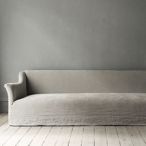 68.7k Followers, 338 Following, 880 Posts - See Instagram photos and videos from Oliver Gustav (@studioolivergustav) Oliver Gustav, Linen Couch, New York Studio, Ottoman Sofa, Classic Sofa, White Sofas, Sofa Styling, Minimalism Interior, Living Room With Fireplace