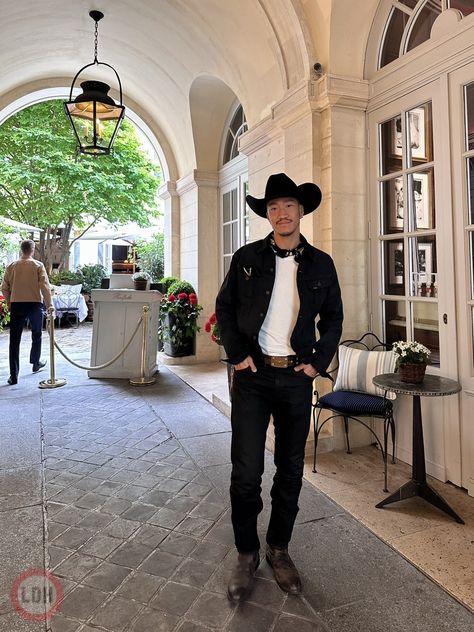 Cowboy Black Outfit Men, Classy Cowboy Outfit Men, Ranchero Aesthetic, Black Cowboy Outfit Men, Outfit Ranchero, Dressy Cowboy Outfits Men, Men Cowboy Outfits, Suit With Cowboy Boots, Western Alternative