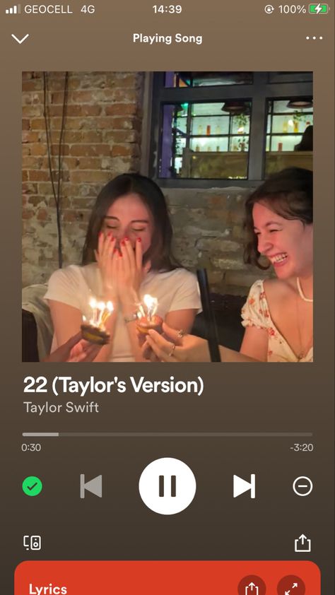 Celebrating 22. Birthday pic idea. Feeling 22 Birthday Party, 22nd Birthday Ideas At Home, 22 Birthday Instagram Story, Feeling 22 Birthday Ideas, 22 Birthday Captions Instagram, 22nd Birthday Aesthetic, Birthday 22 Aesthetic, Birthday Insta Post, 22 Birthday Aesthetic