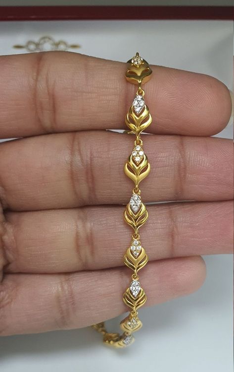 Gold Bracelet Simple, Gold Jewels Design, Digital Marketing Tips, Gold Bangles For Women, Bridal Design, New Gold Jewellery Designs, Diamond Bracelet Design, Modern Gold Jewelry, Jewelry Set Design