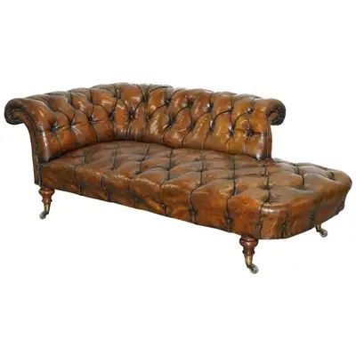 Chez Lounge, Furniture Reupholstery, Leather Chaise, Leather Chesterfield, Tufted Sofa, Leather Couch, Bar Room, House Inside, Sofa Seats