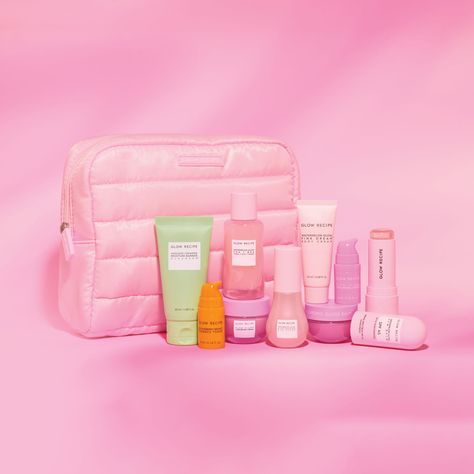 Glowing somewhere? This travel kit has everything you need to maintain glowing skin, no matter your destination. Make packing a breeze with this assortment of carry-on approved best-sellers and a Pink Dream Pillow pouch that fits all your travel essentials (and more) - at 15% off. Kit Includes: Avocado Ceramide Moistur Gift Ideas Skincare, Plum Plump, Skincare Kits, Preppy Makeup, Watermelon Glow, Travel Skincare, Skin Quiz, Sephora Skin Care, Dream Pillow