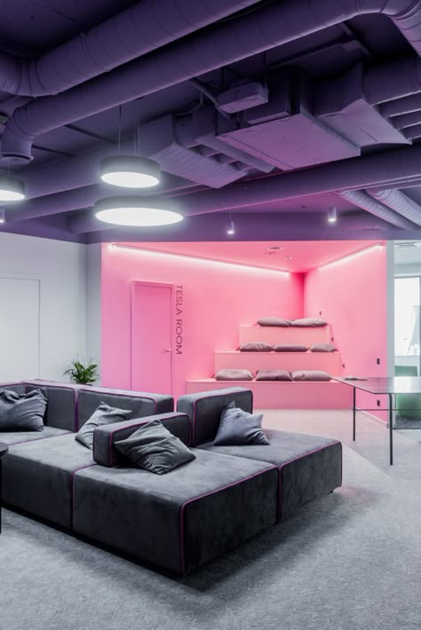 CloudCall Offices - Minsk - 3 Purple Interior Design Office, Houdini Aesthetic, Purple Architecture, Office Purple, Dance Studio Design, Purple Office, Cool Office Space, Office Wallpaper, Purple Interior