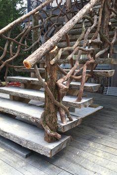 'Wilzig Rails' (mountain laurel and cedar hand rails) Frida House, Cabin Balcony, Log Stairs, Log Railing, Exterior Railings, Stairs Outdoor, Garage Steps, Rustic Garden Fence, Rustic Staircase