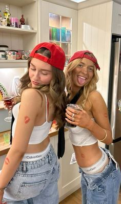 Halloween Pic Inspo Friends, Magic Mike Outfit Women, College Halloween Costumes Women, Magic Mike Halloween Costume Women, Magic Mike Outfits, Costume Ideas 3 Friends, Halloween Costumes Jeans, Magic Mike Outfit, Halloween Costume Ideas For 2 Friends