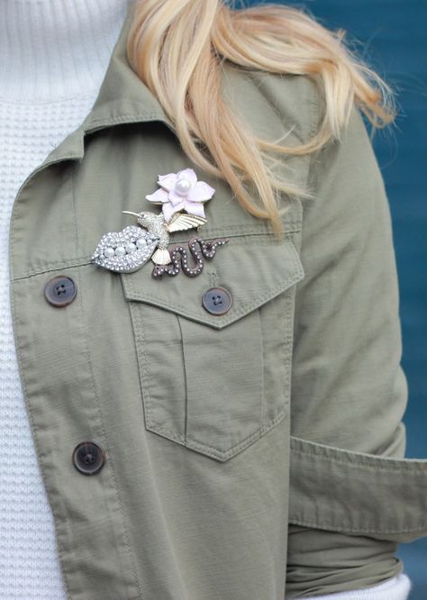 HOW TO WEAR BROOCHES ON A JACKET – Fashion, Travel & Lifestyle. Brooch Fashion Outfit, Brooch Outfit Ideas Casual, Broach How To Wear A, Brooch Outfits, Brooch Outfit Ideas, Brooch Outfit, Brooch Fashion, Brooch Dress, Jewelry Stones