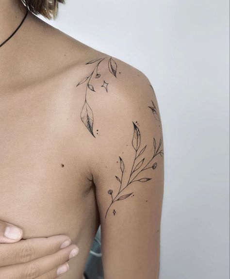 Leaf Tattoo Ideas, Arm Wrap Tattoo, Front Shoulder Tattoos, Wrap Around Tattoo, Around Arm Tattoo, Corporate Shirts, Wrap Tattoo, Tattoo Spots, Leaf Tattoo